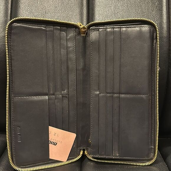 Miu Miu Gray Croc-Embossed Wallet - Picture 5 of 6